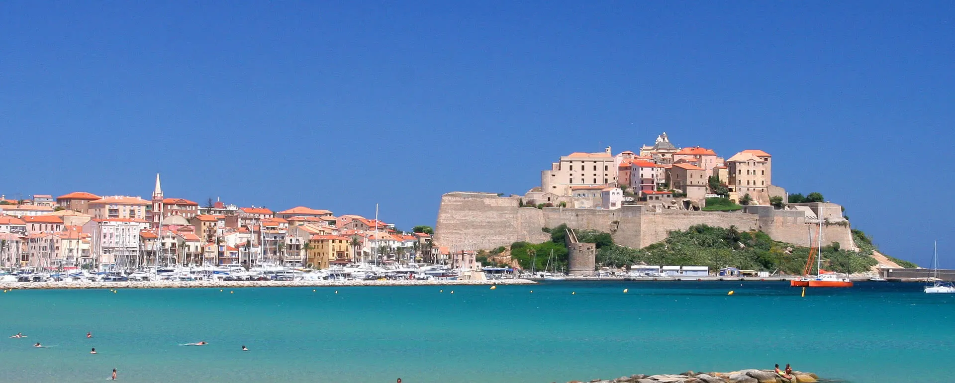 Calvi - the destination for group hotel with internet