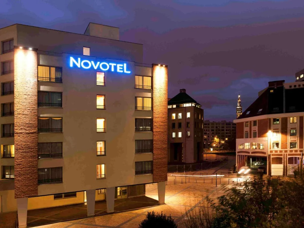 Building hotel Novotel Lille Centre Gares