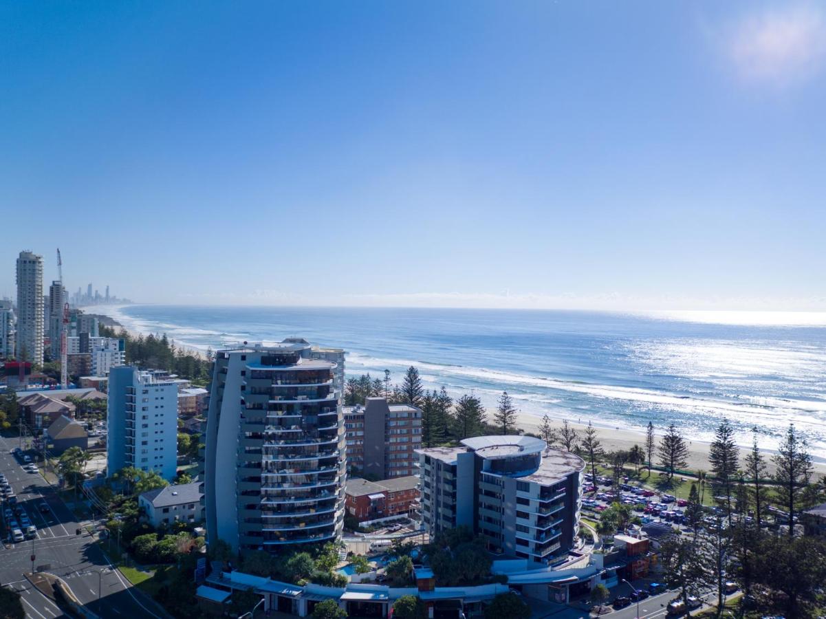 Building hotel Ambience on Burleigh Beach