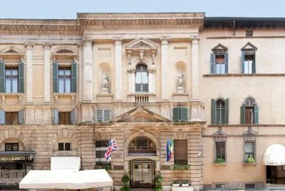 Building hotel Hotel Accademia 