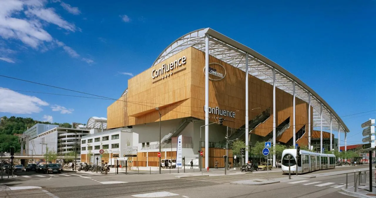 Building hotel Hotel ibis budget Lyon Confluence