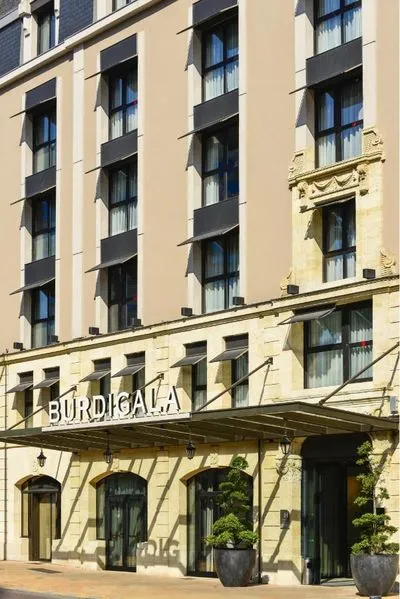Building hotel Le Burdigala 
