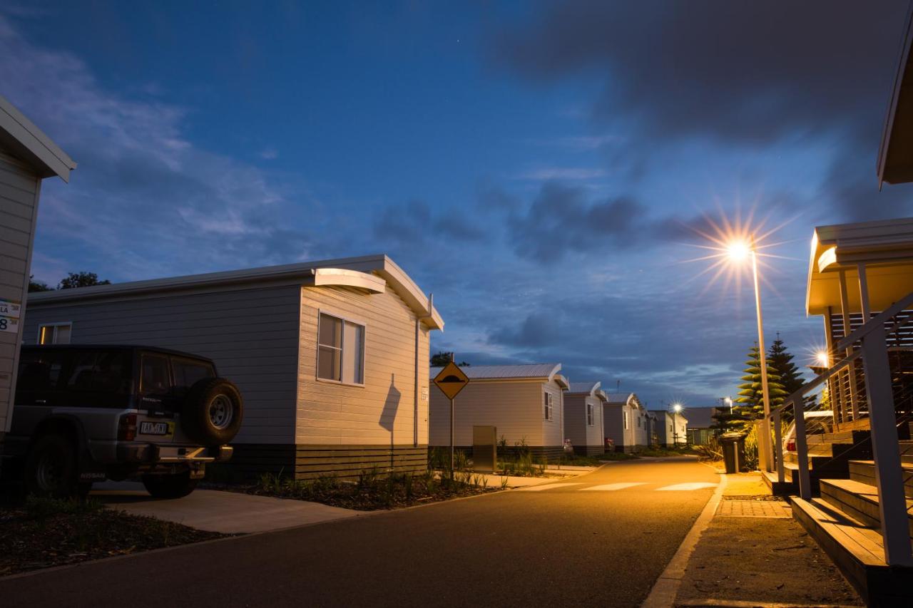 Building hotel NRMA Stockton Beach Holiday Park