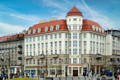 Hotel dell'edificio Hotel Piast