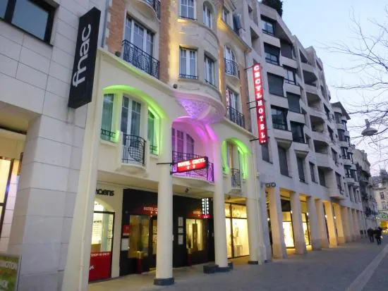 Building hotel Hotel Cecyl Reims