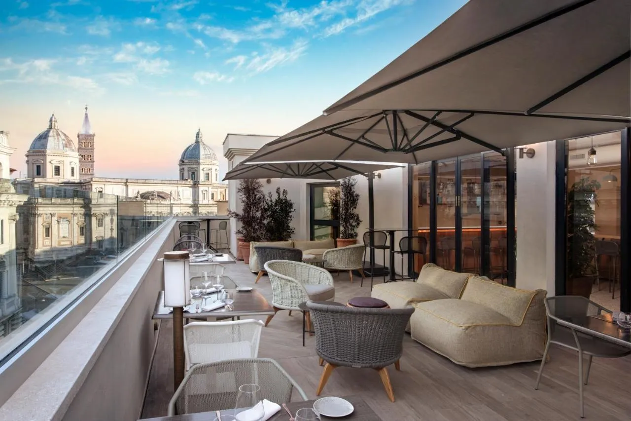 Building hotel DoubleTree By Hilton Rome Monti