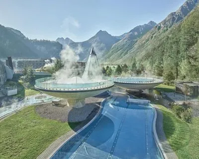 Hotel de construcción Aqua Dome Tirol Therme Längenfeld