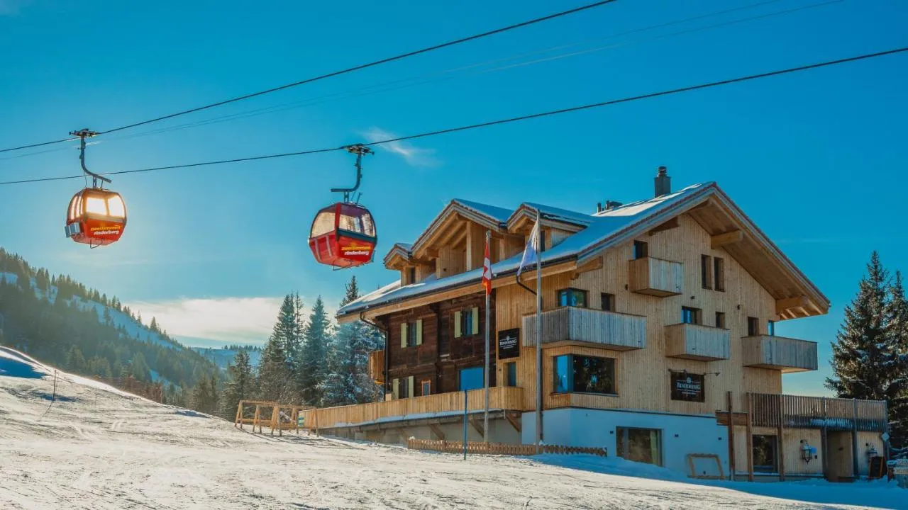 Building hotel Rinderberg Swiss Alpine Lodge