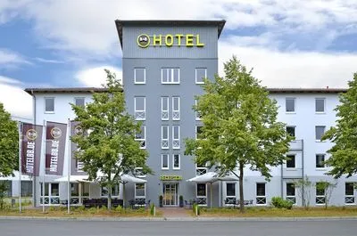 Building hotel B&B Hotel Berlin-Dreilinden