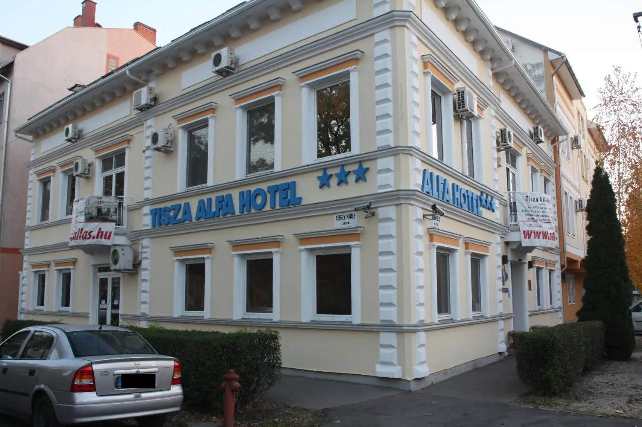 Building hotel Tisza Alfa Hotel