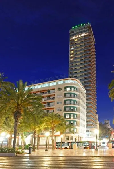 Gebäude von Hotel Alicante Gran Sol Affiliated by Meliá