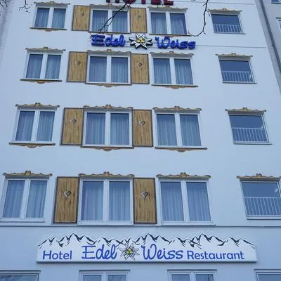 Building hotel  Hotel Edel Weiss