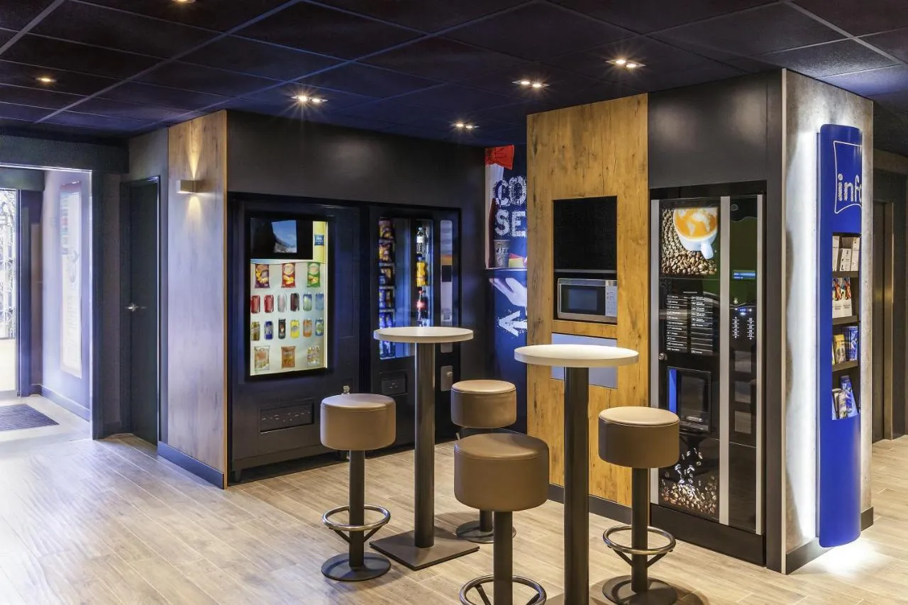 Building hotel B&B Hotel Zaragoza Plaza Mozart