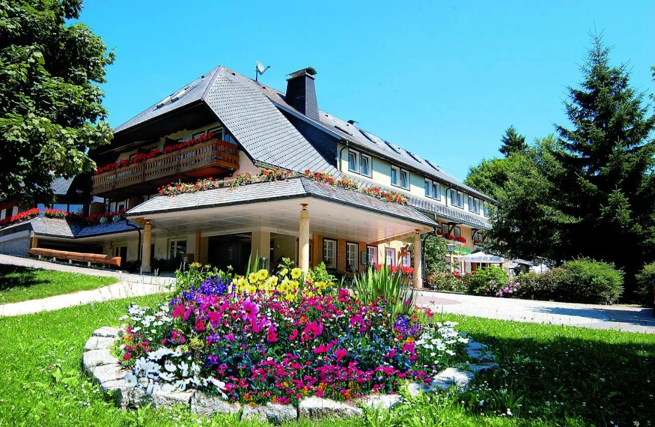 Building hotel Hotel Schwarzwald-Gasthof Rößle