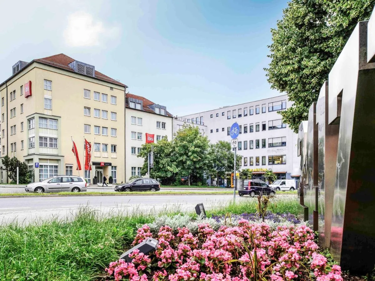 Building hotel ibis Regensburg City