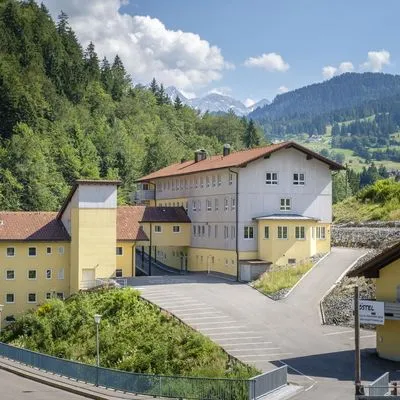 Building hotel Oberstdorf Hostel