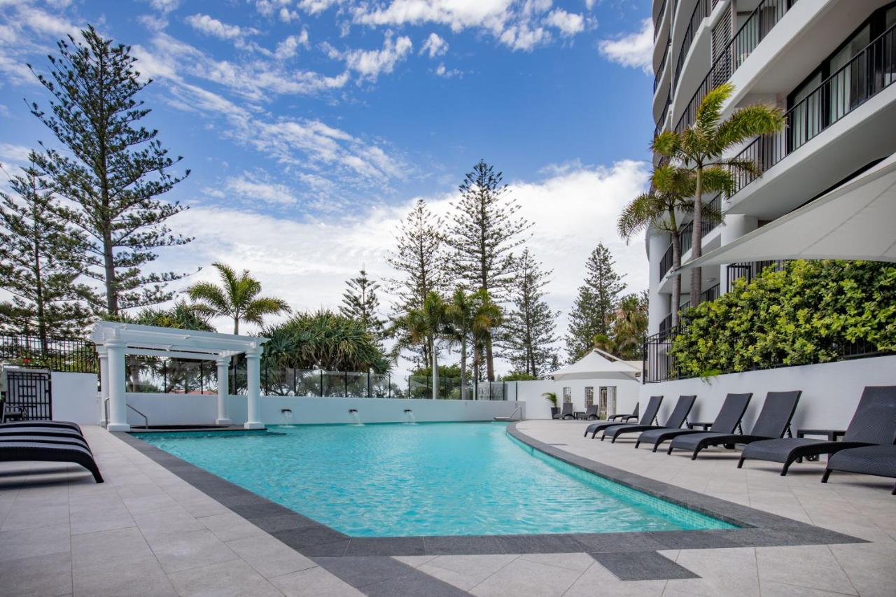 Building hotel Hotel Mantra Coolangatta Beach