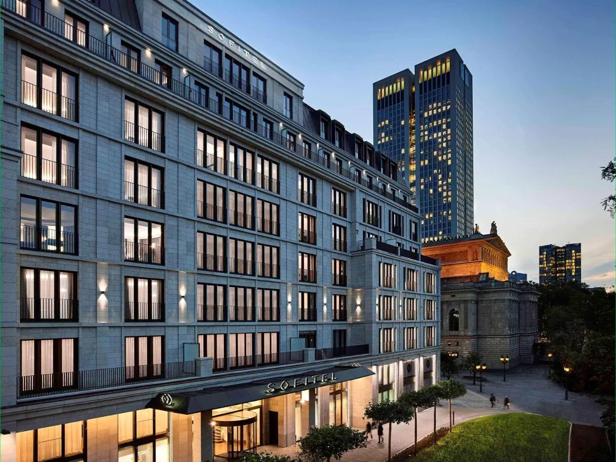 Building hotel Sofitel Frankfurt Opera