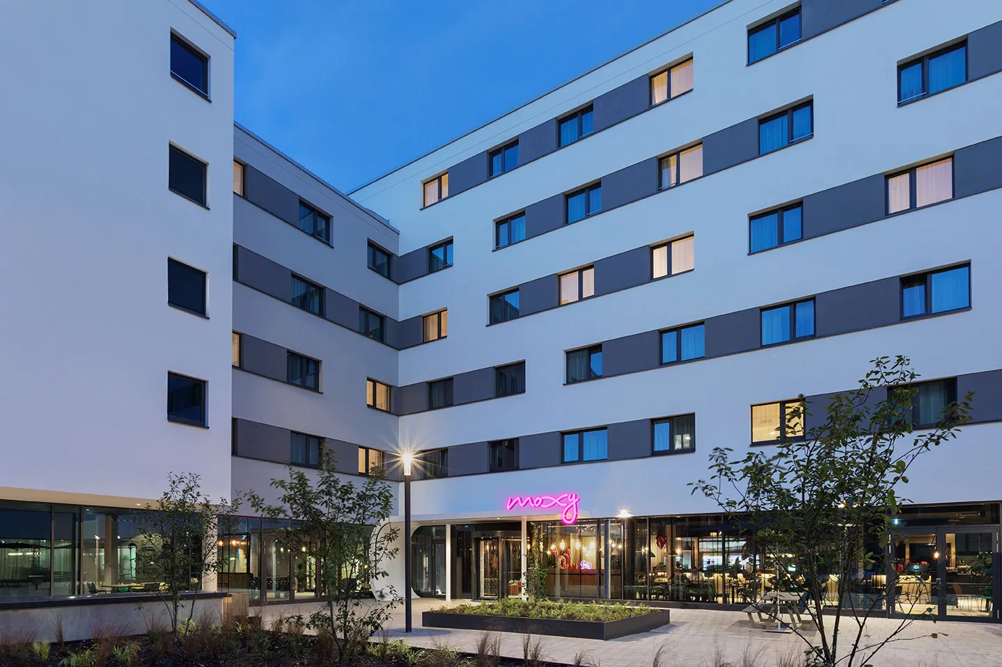 Building hotel Moxy Hamburg Altona