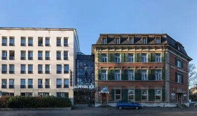 Gebäude von Alpenblick Bern- kind of a hotel