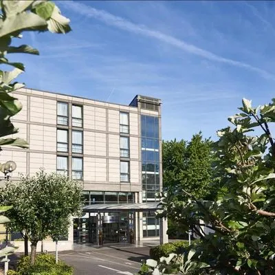 Building hotel Hilton London Croydon