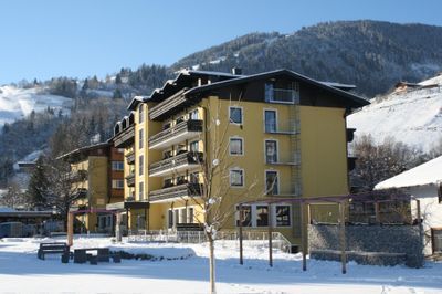 Building hotel Hotel Pinzgauerhof