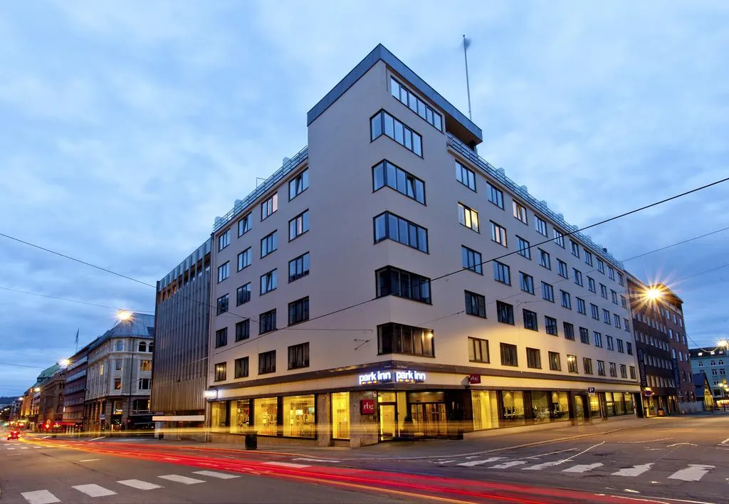 Building hotel Park Inn by Radisson Oslo