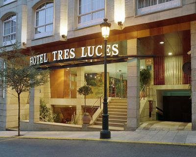 Building hotel Sercotel Tres Luces