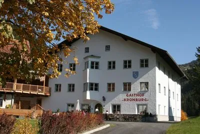 Hotel de construcción Gasthof Kronburg