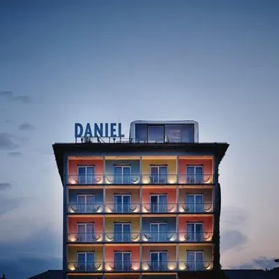 Building hotel Hotel Daniel