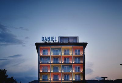 Building hotel Hotel Daniel