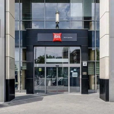 Building hotel Ibis Berlin Spandau
