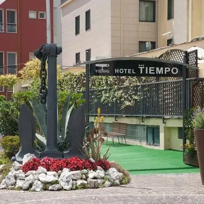 Building hotel Hotel Tiempo