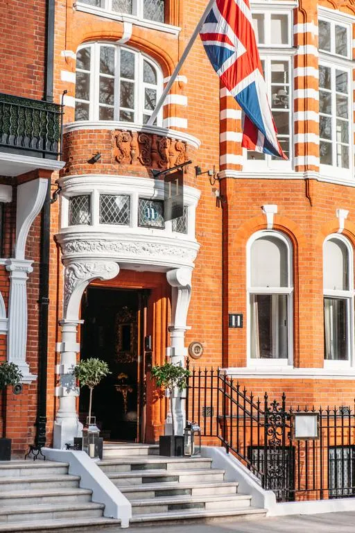 Building hotel Lord Jim hotel London Kensington