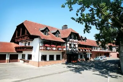 Building hotel Batzenhaus