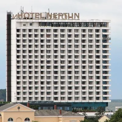Building hotel Hotel Neptun