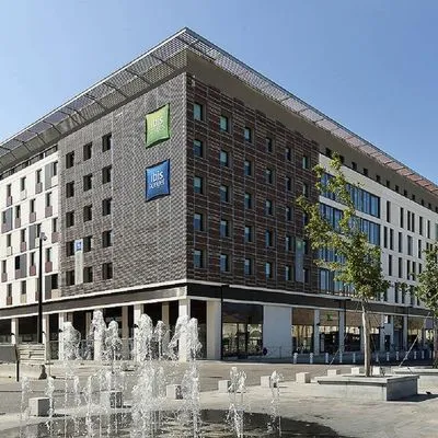 Building hotel ibis Styles Nimes Gare Centre