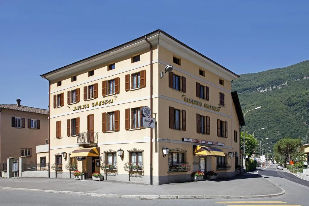Building hotel Albergo Ristorante Svizzero