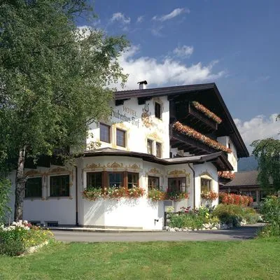 Building hotel Hubertushof