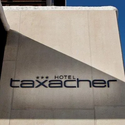 Building hotel Hotel Taxacher