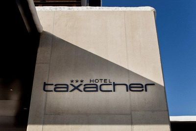 Building hotel Hotel Taxacher