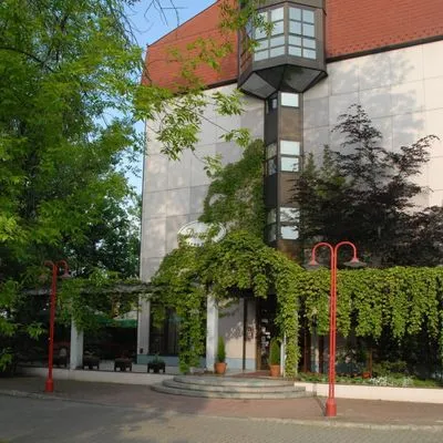 Building hotel Go Cracow Resort