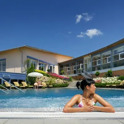 Building hotel Vitalhotel Quellengarten