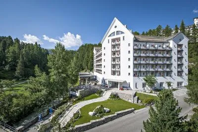Gebäude von Hotel Schweizerhof St. Moritz