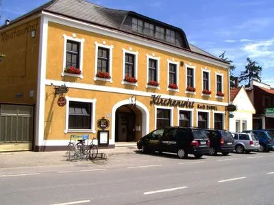 Building hotel Weinhotel Kirchenwirt
