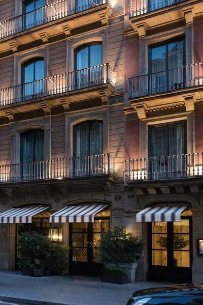 Building hotel Hotel Pulitzer Barcelona