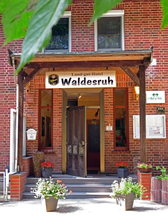 Building hotel Land-gut-Hotel Waldesruh