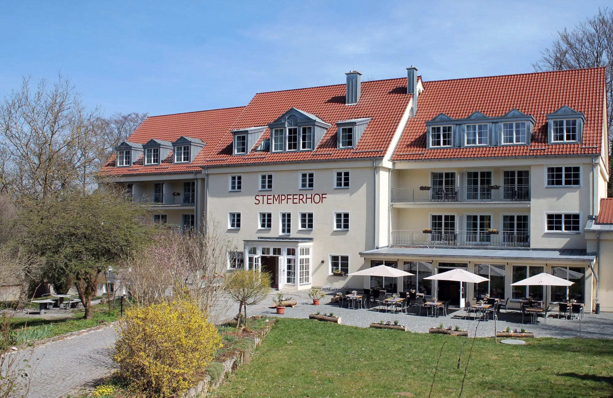 Building hotel Stempferhof