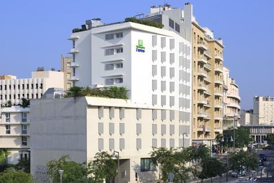 Building hotel Holiday Inn Express Marseille Saint Charles