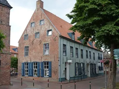 Building hotel Hohes Haus